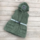 Detská teddy vesta s opaskom - khaki green